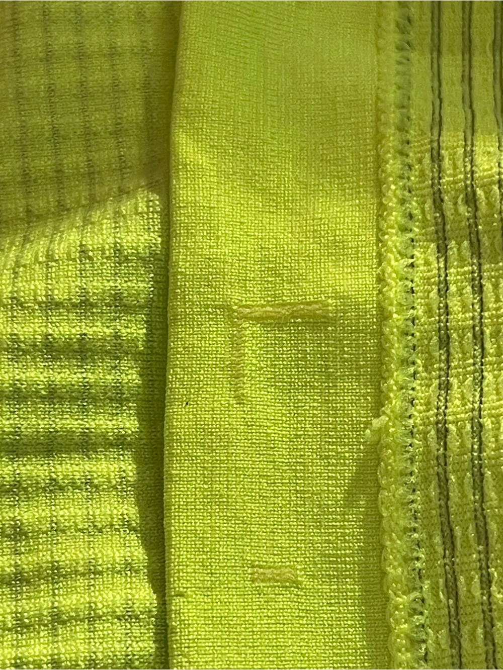 Lululemon Metal Vent Tech Short Sleeve - Neon Yellow - Size L - Picture 4 of 4